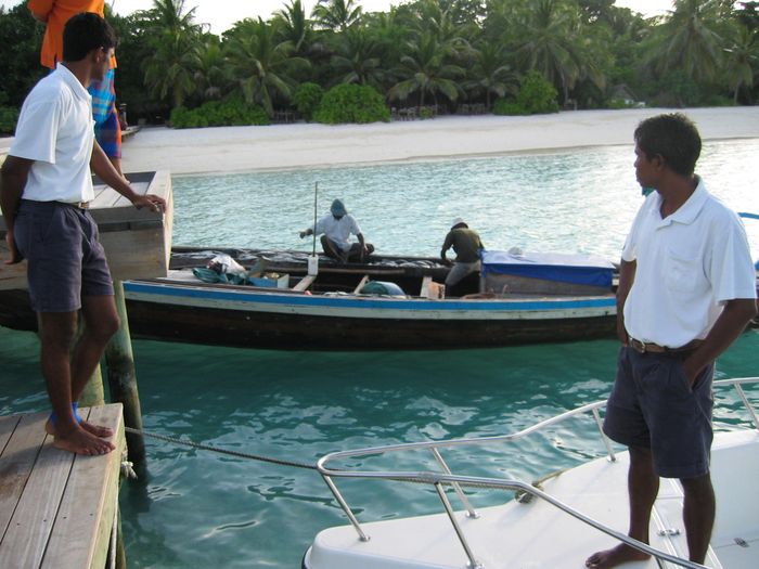 02 2004 07 29 045917 X00 Food Boat